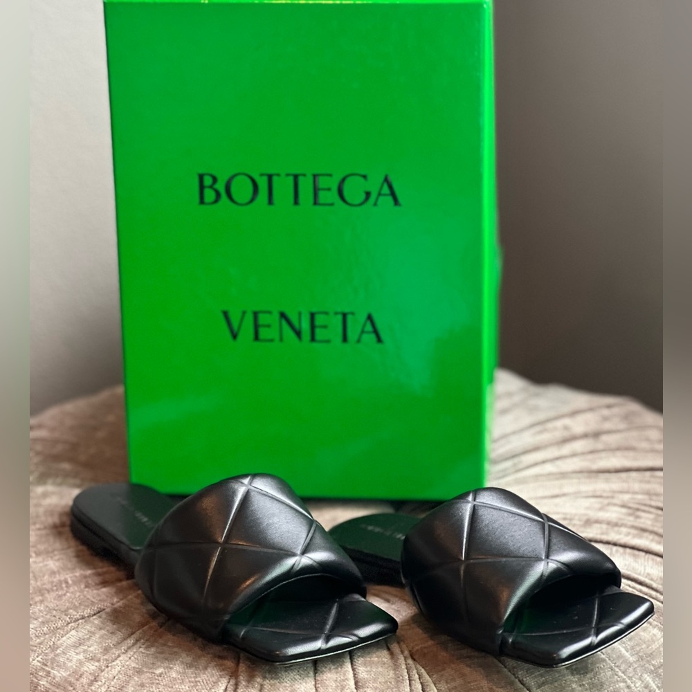 NWB Bottega Veneta Lido Sandal 38